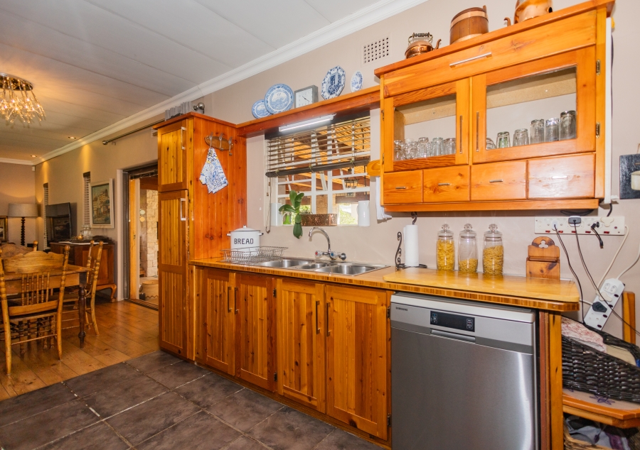 4 Bedroom Property for Sale in Panorama Western Cape